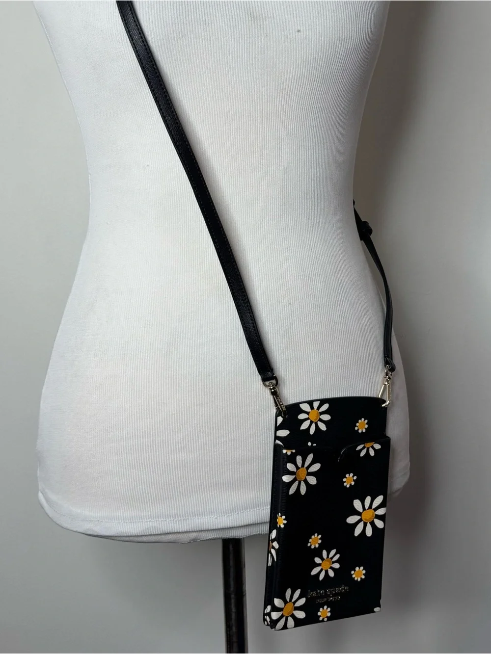 Kate Spade New York Spencer Daisy Dots Slim Crossbody Phone Bag Logo Gold